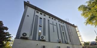 FOTO – Capela de pe Tărpiului, reabilitată și în exterior! Adrian Costea, administratorul Bistriței: „E o lucrare care trebuia făcută, pentru comunitate”