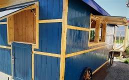 Singurul atelier de trăsuri și sănii din România, de la Bistrița, rămas fără clienți. Nici trăsurile fast-food nu se mai caută