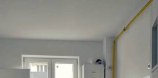 Au primit locuințe sociale, dar îi costă peste 1000 de lei să se branșeze la utilități!
