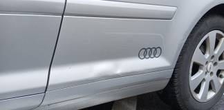 FOTO – Căutat după un accident la ieșirea de pe Barbu Lăutaru: „Conducea un Audi A6 gri. Îl rog să mă contacteze pentru amiabilă!”