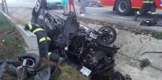 Accident la Coldău: O mașină a ajuns cu roțile în sus