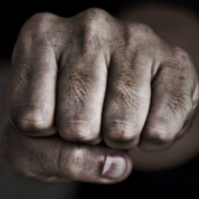 SURSE: Un polițist de la Imigrări și-ar fi luat la bătaie șeful. Scandalul s-ar fi lăsat cu dosare penale SURSE: Un polițist de la Imigrări și-ar fi luat la bătaie șeful. Scandalul s-ar fi lăsat cu dosare penale